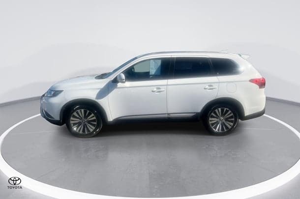 2020 Mitsubishi Outlander LS in White