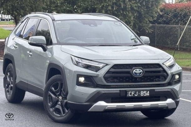 2023 Toyota RAV4 Edge AWD in Green