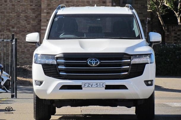 2023 Toyota Landcruiser GXL in White