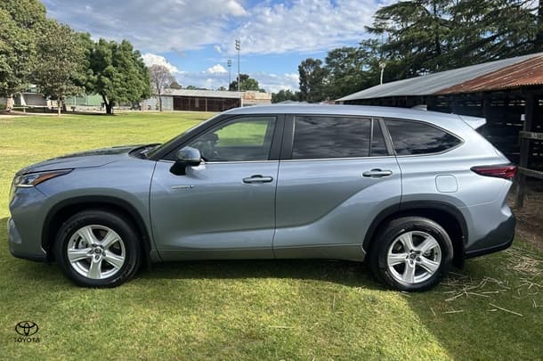 2023 Toyota Kluger GX in Blue