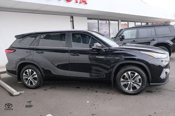 2023 Toyota Kluger GXL in Black