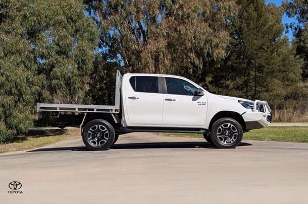 2022 Toyota Hilux SR5 in White