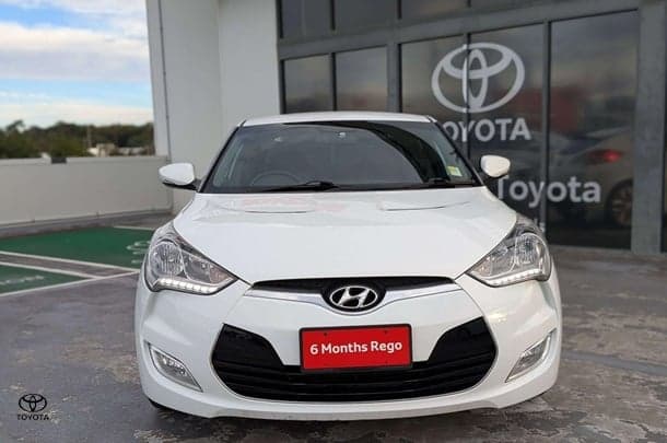 2013 Hyundai Veloster Base in White