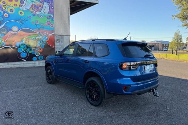 2026 Ford Everest Sport in Black