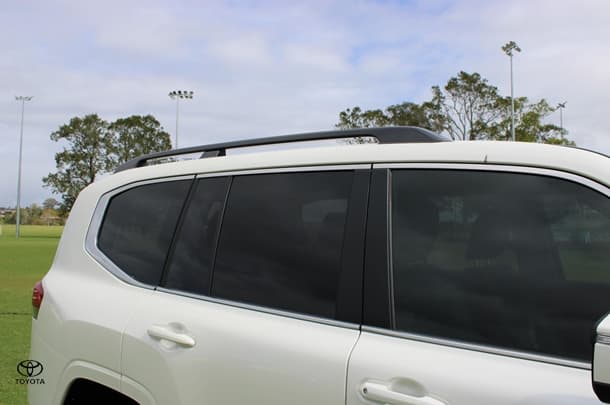 2025 Toyota Landcruiser VX in White