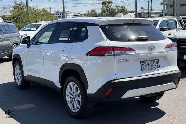 2023 Toyota Corolla Cross GX in White