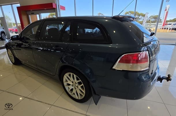2009 Holden Commodore Omega in Blue
