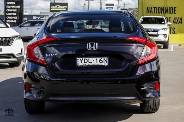 2016 Honda Civic VTi-S in Black