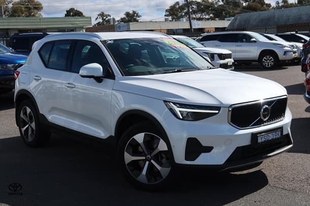 2024 Volvo XC40 Plus B4 in White