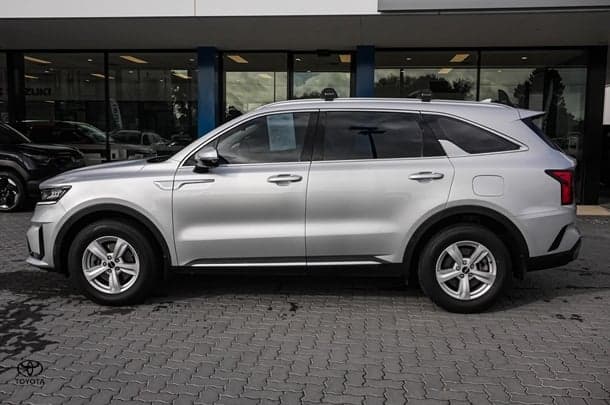 2022 Kia Sorento S in Silver