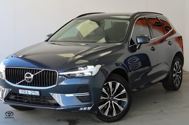 2023 Volvo XC60 Plus B5 in Blue