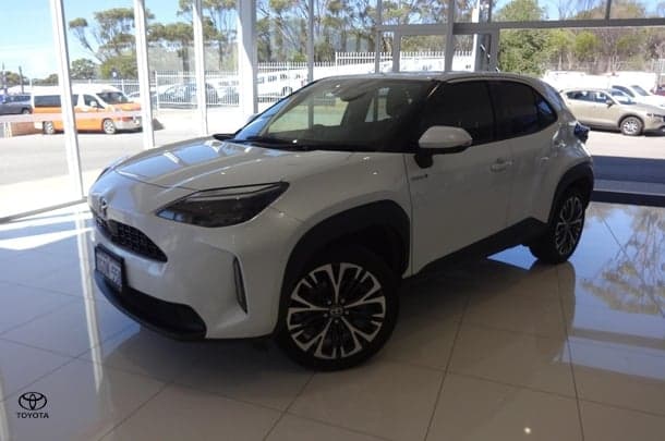 2022 Toyota Yaris Cross Urban in White