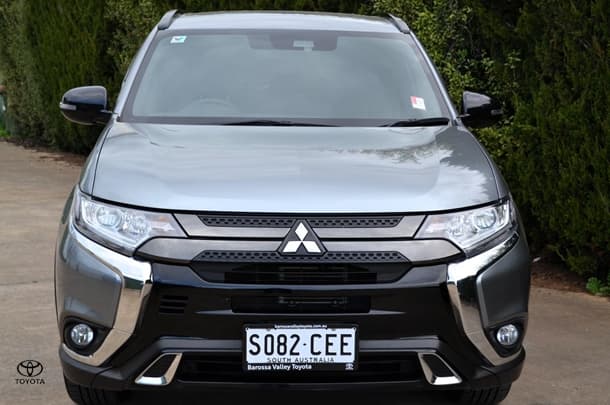 2020 Mitsubishi Outlander Black Edition in Grey