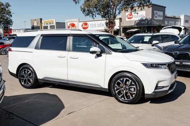 2023 Kia Carnival SLi in White