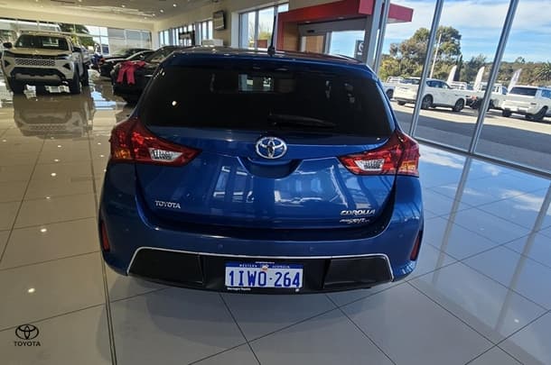 2013 Toyota Corolla Ascent Sport in Blue
