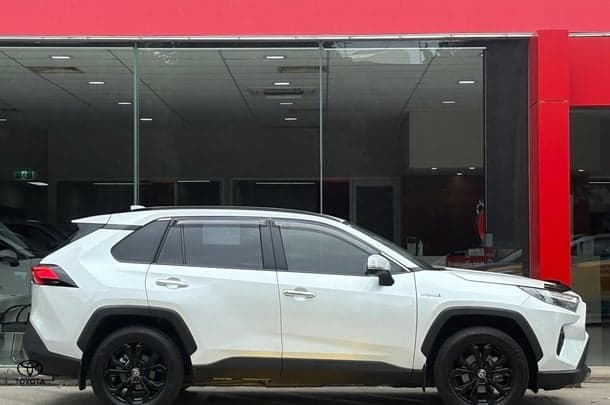 2024 Toyota RAV4 Cruiser in White