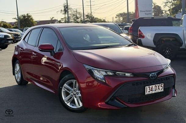 2022 Toyota Corolla Ascent Sport Hybrid in Red