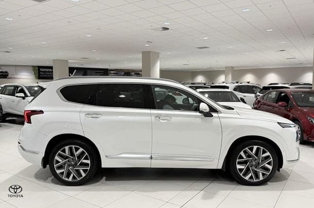 2023 Hyundai Santa Fe Highlander in White