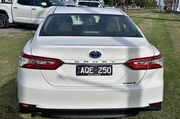2018 Toyota Camry Ascent in White