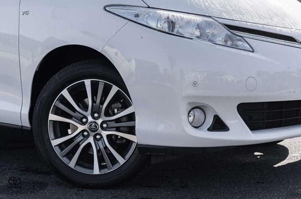 2016 Toyota Tarago Ultima in White