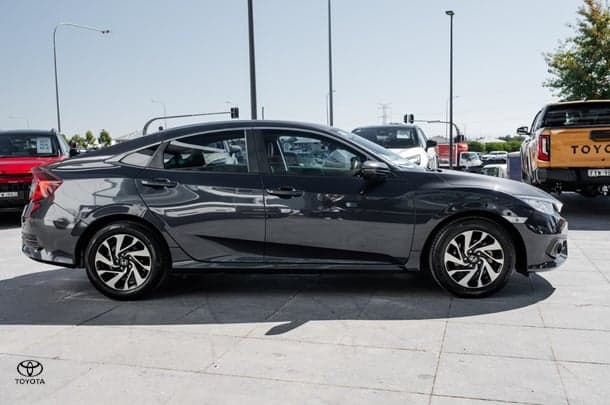 2017 Honda Civic VTi-S in Blue