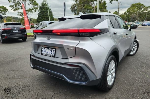 2025 Toyota C-HR GXL in Silver