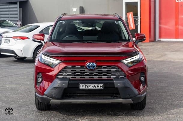 2023 Toyota RAV4 GXL in Red