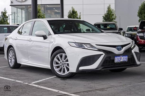 2024 Toyota Camry Ascent Sport in White