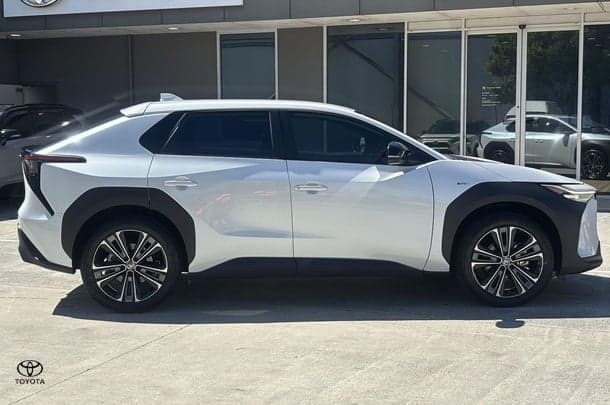 2024 Toyota bZ4X Standard 2WD in White
