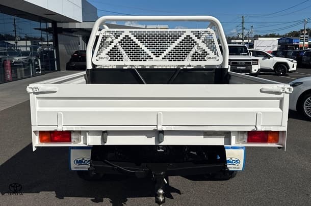 2019 Toyota Hilux SR in White