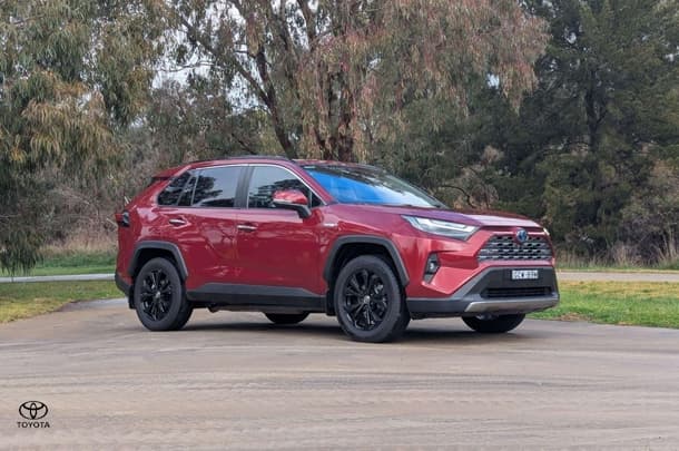 2022 Toyota RAV4 Cruiser in Red