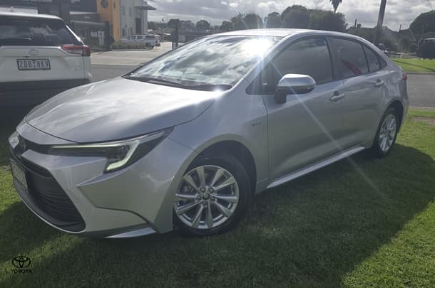2025 Toyota Corolla SX in Silver