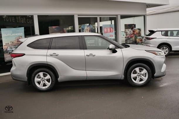 2022 Toyota Kluger GX in Silver