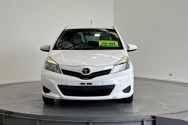 2011 Toyota Yaris YRS in White