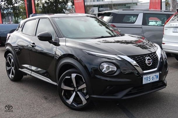 2021 Nissan JUKE ST-L in Green