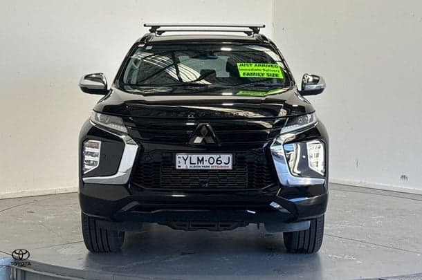 2022 Mitsubishi Pajero Sport GSR in Black