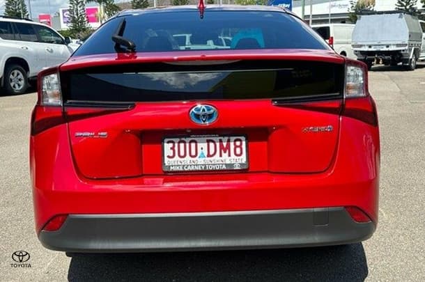 2021 Toyota Prius Base in Red