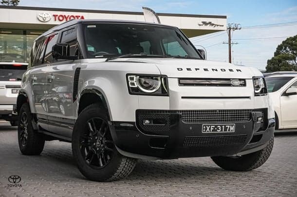 2025 Land Rover Defender 110 D350 X-Dynamic SE in White