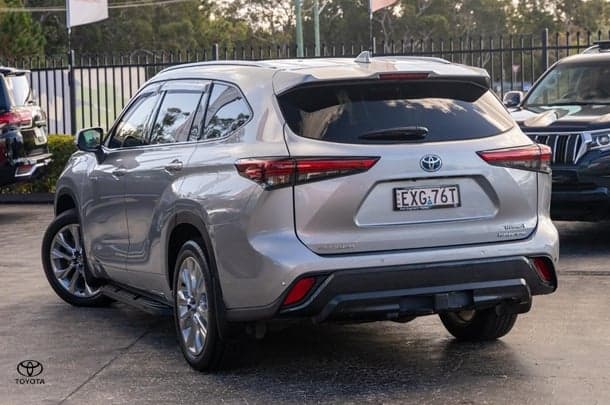 2022 Toyota Kluger Grande in Silver