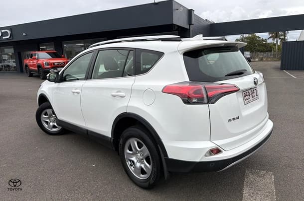 2018 Toyota RAV4 GX in White