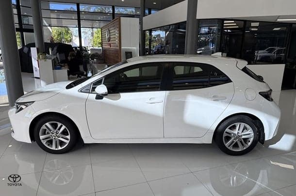 2018 Toyota Corolla Ascent Sport in White