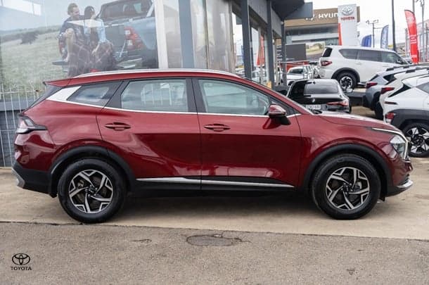 2024 Kia Sportage S in Red