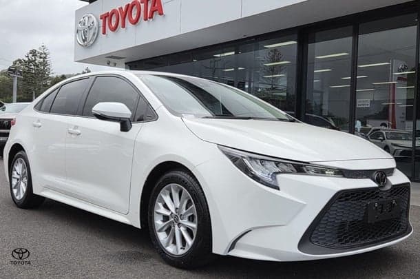 2020 Toyota Corolla Ascent Sport in White