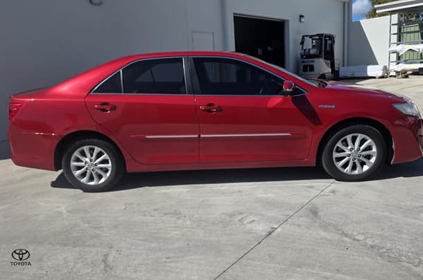 2013 Toyota Camry Hybrid H in Red