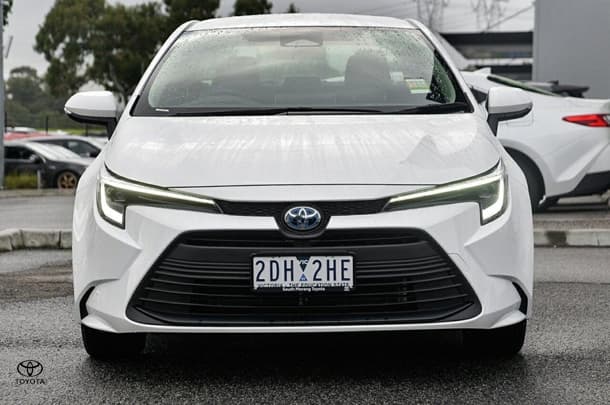 2025 Toyota Camry Ascent in Silver