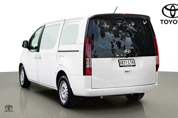 2022 Hyundai STARIA LOAD Base in Hino Standard White