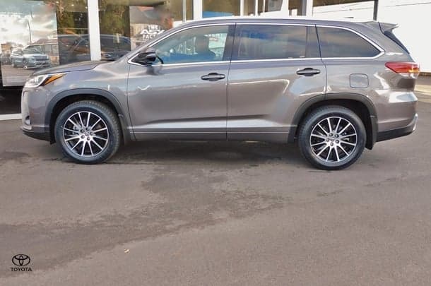 2018 Toyota Kluger Grande AWD in Grey