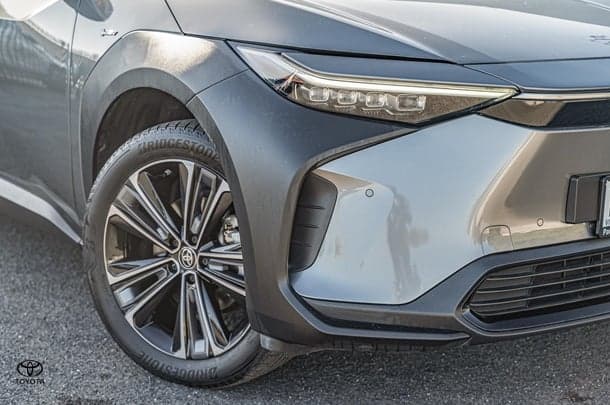 2024 Toyota bZ4X Base in Bronze