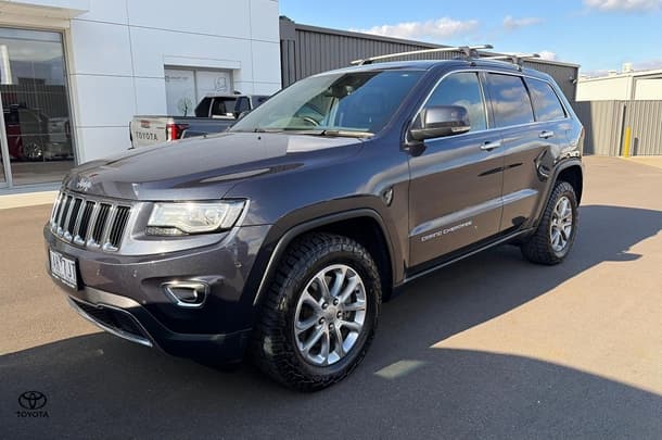 2013 Jeep Grand Cherokee Limited in Grey