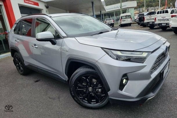 2023 Toyota RAV4 Cruiser in Silver